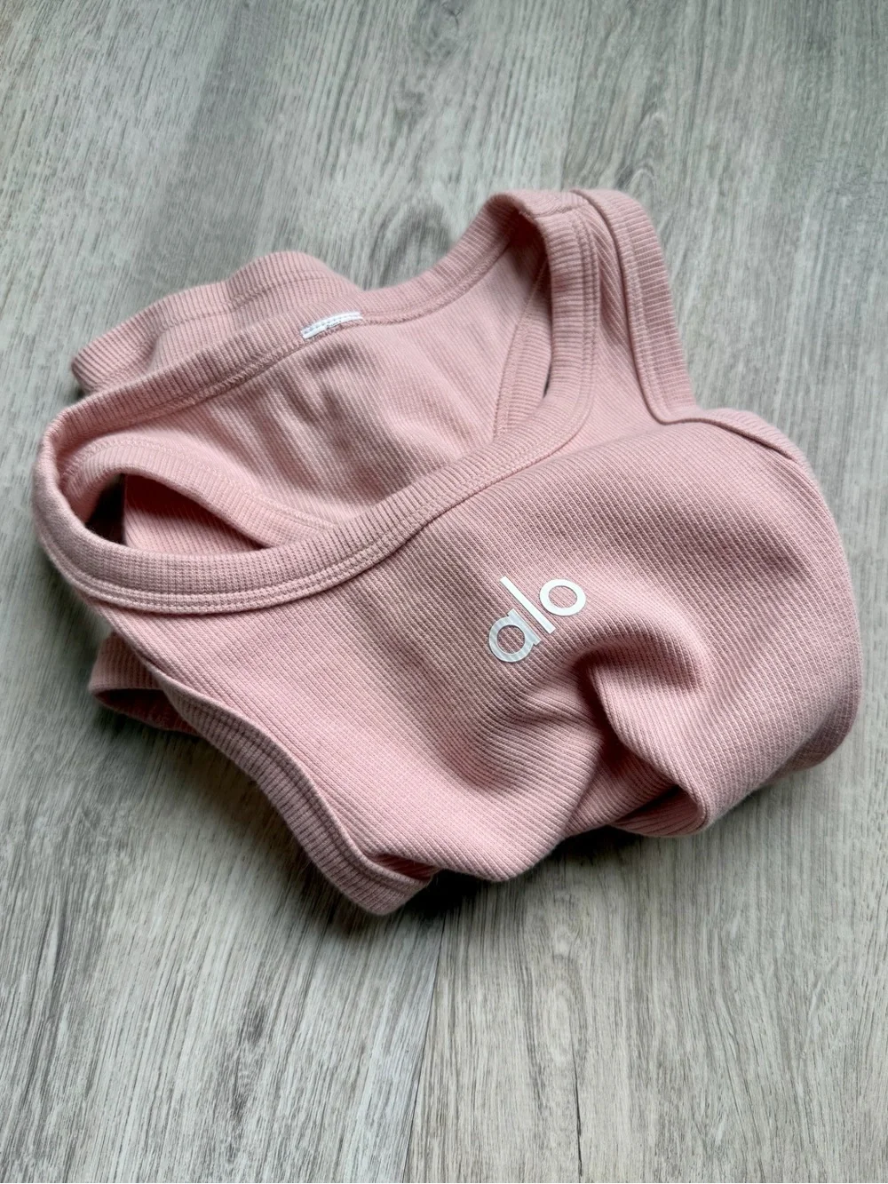 Alo Yoga - Aspire Tank in Vintage Pink - Women’s Ribbed Crop Tank - size XS